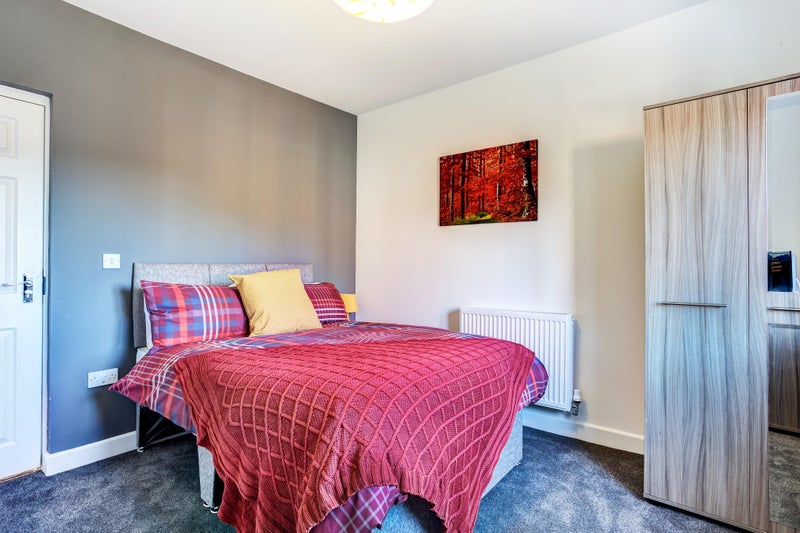 Photo 8: Room 5 - Double Room