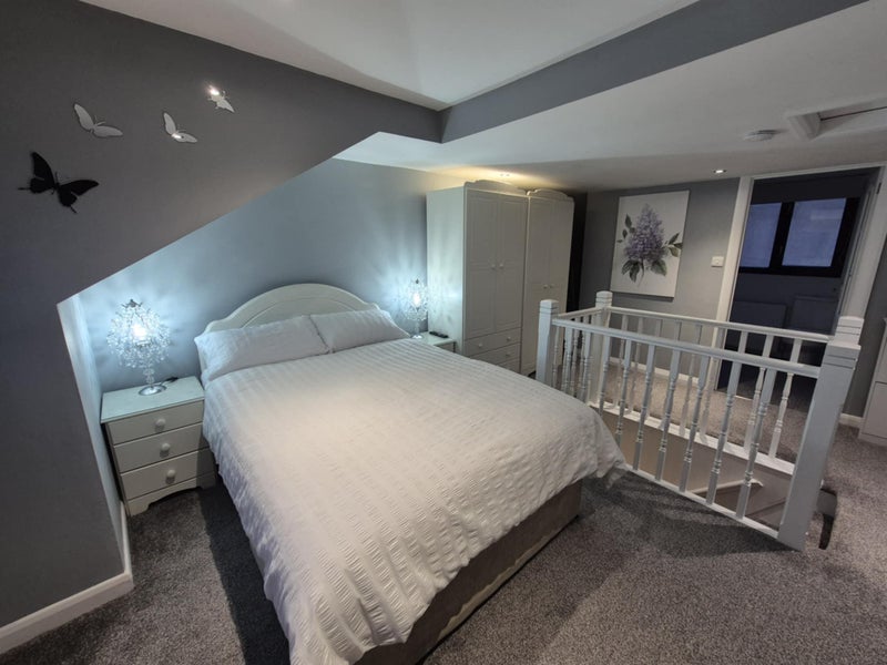 Photo 1: Bedroom