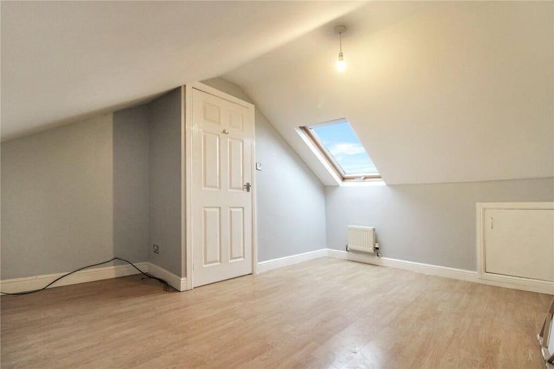 Photo 1: Room 1