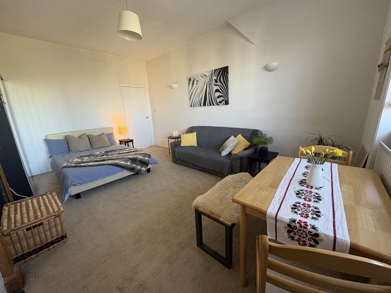 Photo 1: Double room 5x5m