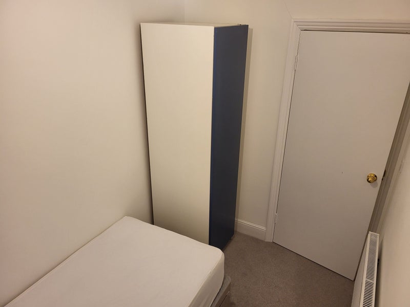Photo 7: Single room