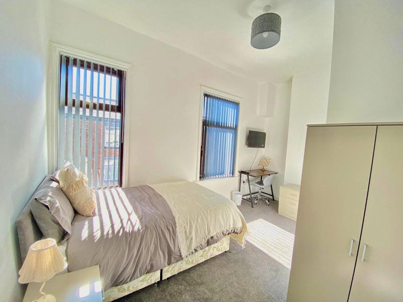 Photo 1: Room Four