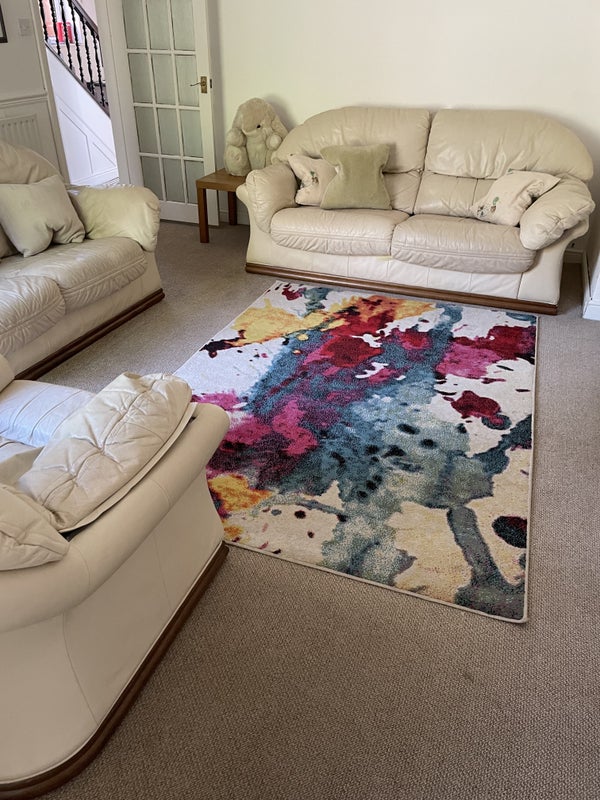 Photo 8: Large friendly living room with super comfy sofas 
