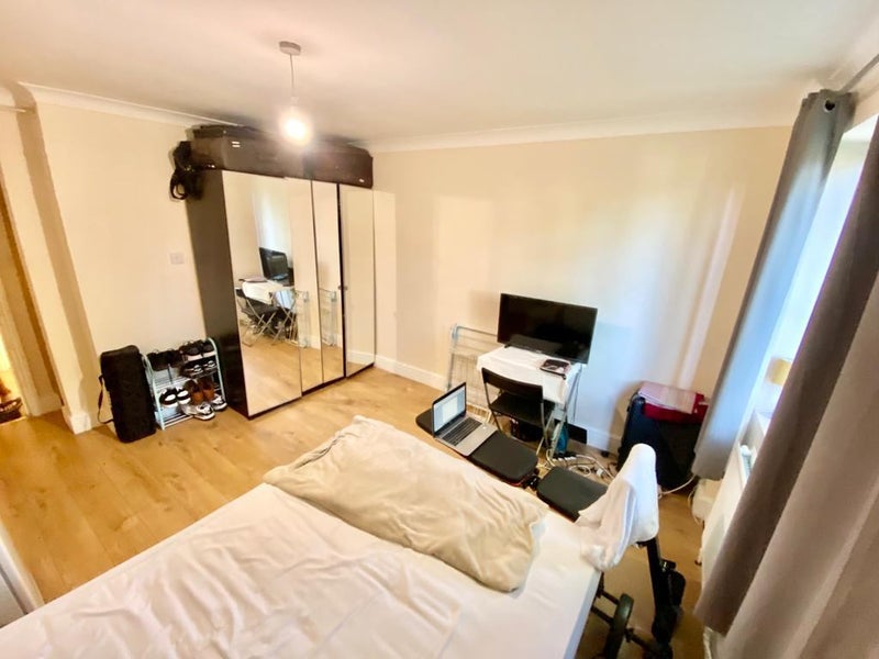 Photo 4: £200.00 per week all included