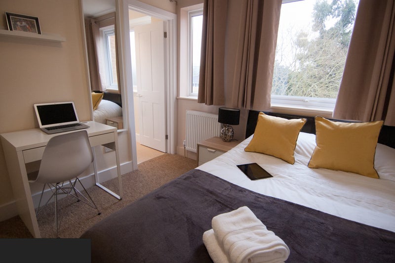 Photo 1: Double Ensuite room
