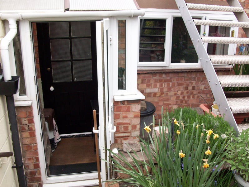 Photo 6: Entance Porch