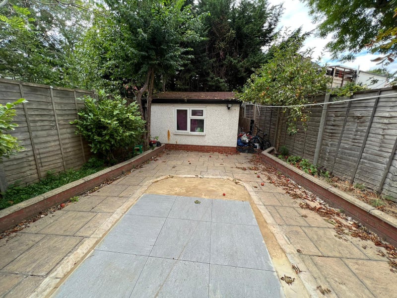 Photo 13: Garden
