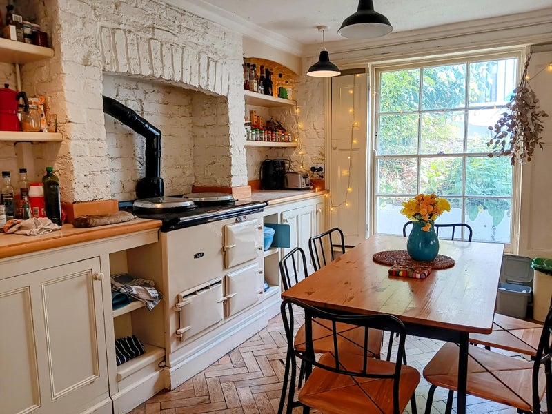 Photo 1: Big beautiful kitchen