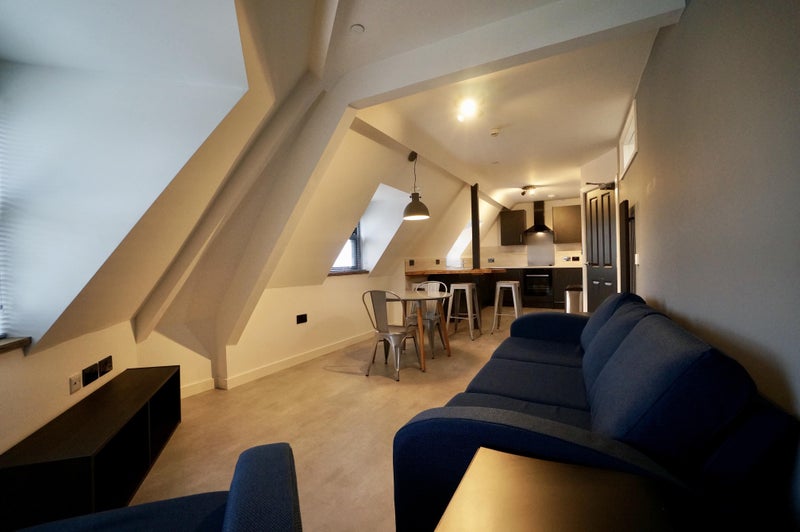 Photo 6: Shared Living Space / Kitchen