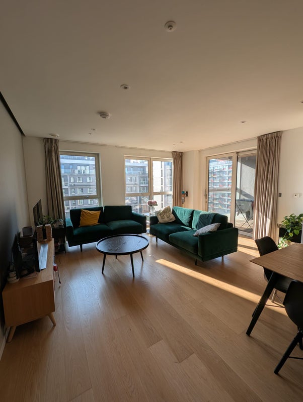 Photo 1: Living room