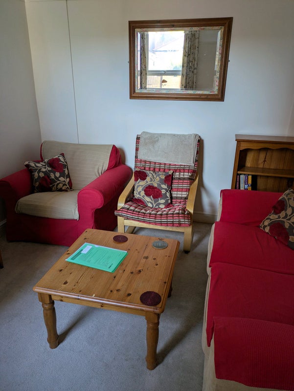 Photo 1: Sitting room2