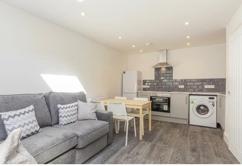 Photo 1: Open Plan Living, Dining & Kitchen Area