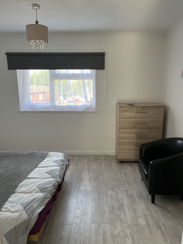 Photo 2: New Flatmate Bedroom 