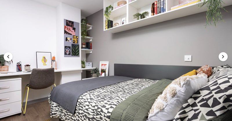 Photo 1: Photo 1: Room