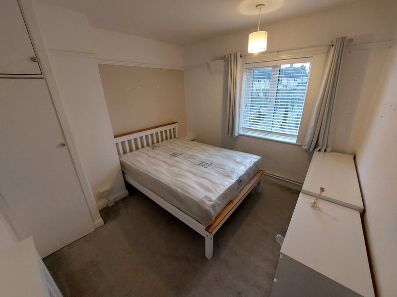 Photo 1: Upstairs double 750 PCM with new mattress bedding available