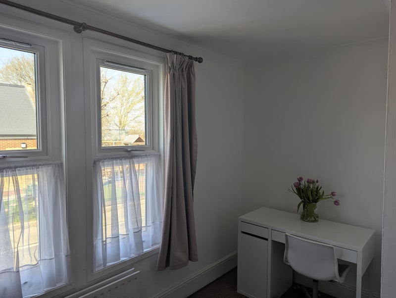 Photo 4: Bedroom 