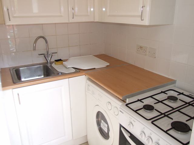Photo 2: 