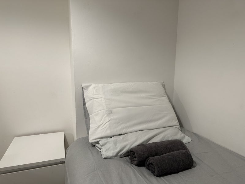 Photo 3: 