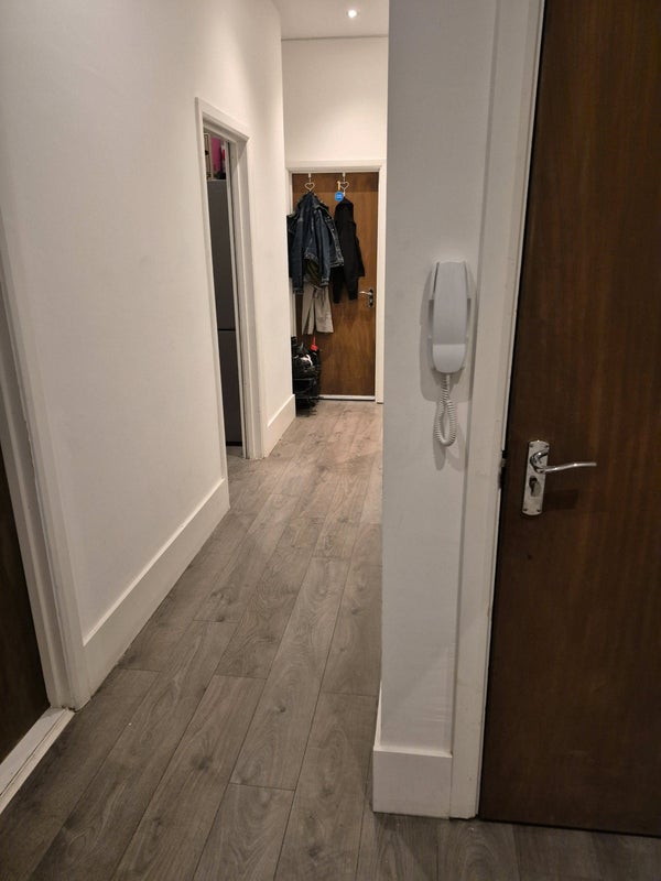 Photo 4: 43 First floor
