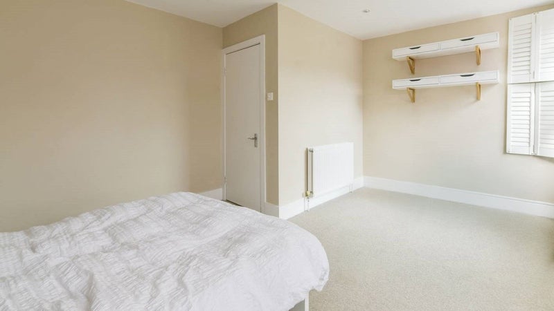 Photo 10: Room B - £1250 - August