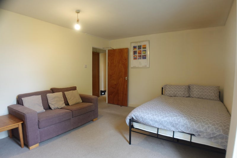 Photo 11: Double Room B