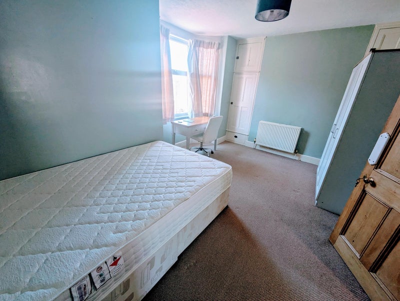 Photo 1: Large Double 1 620