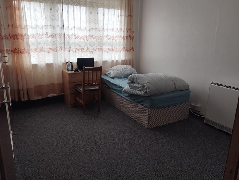 Photo 1: Bed room