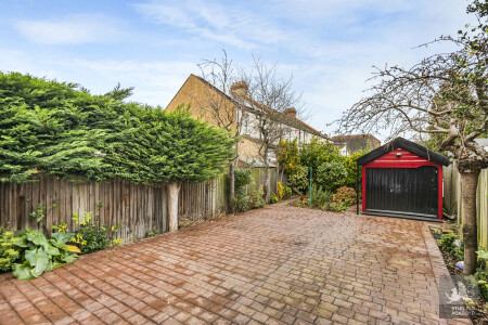 Photo 8: Rear Garden