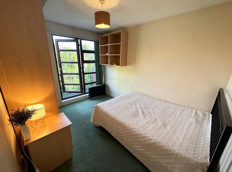 Photo 1: ROOM C + balcony