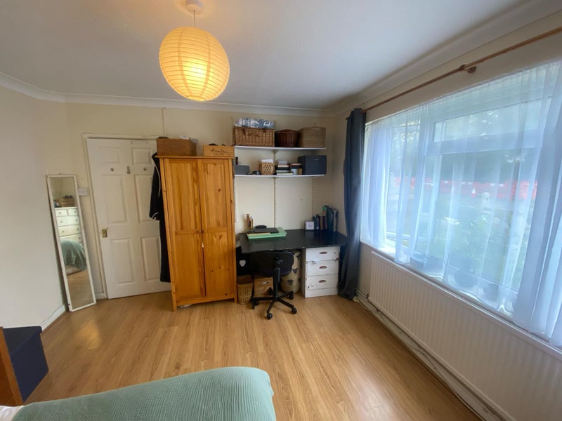 Photo 3: Bedroom (desk and wardrobe)
