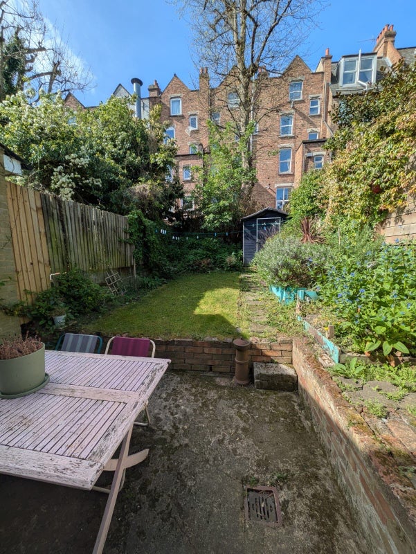 Photo 9: Private Garden
