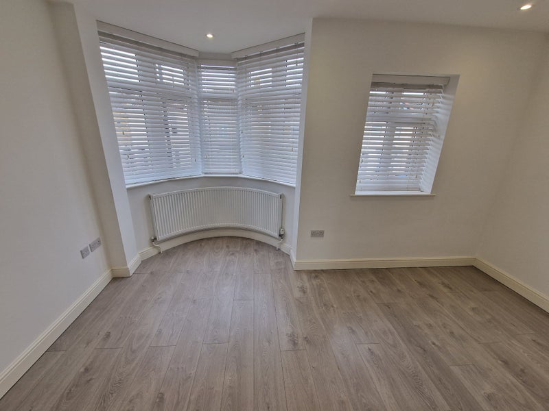 Photo 1: Bedroom 1