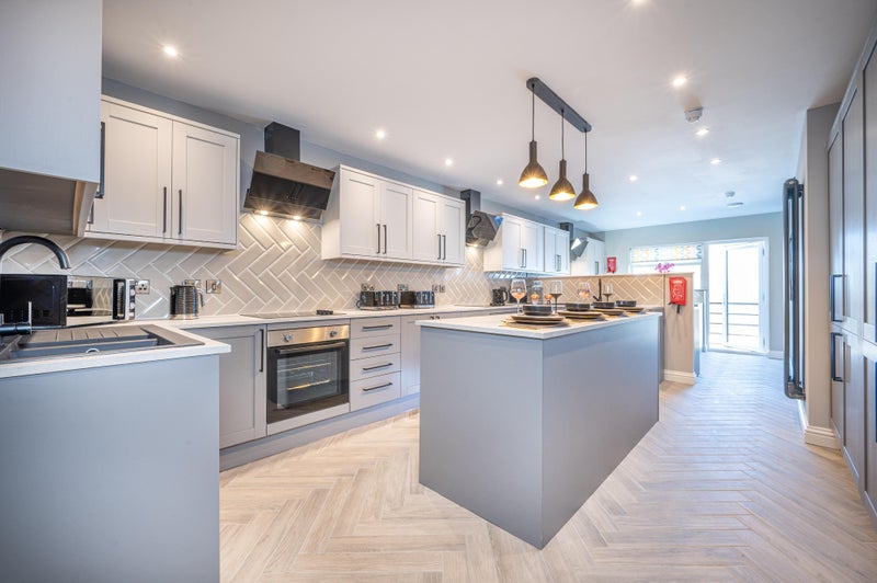 Photo 1: Communal Kitchen 