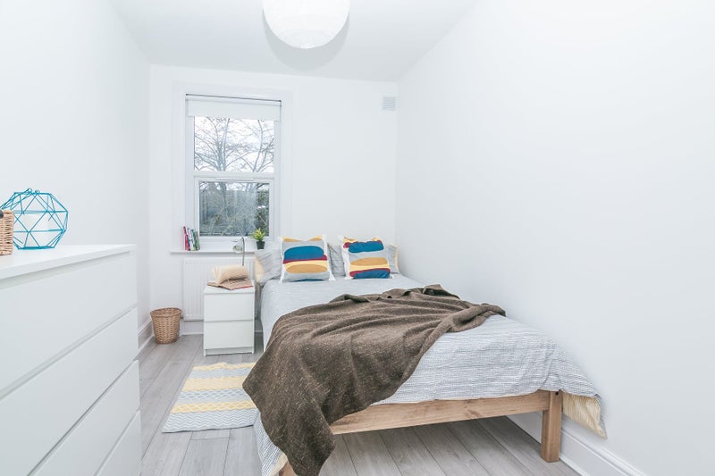 Photo 1: Double Room £750 pcm, not suitable for couples