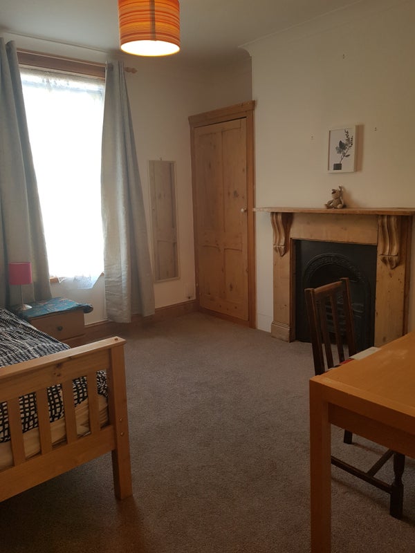 Photo 1: bedroom (we have a double bed if needed)