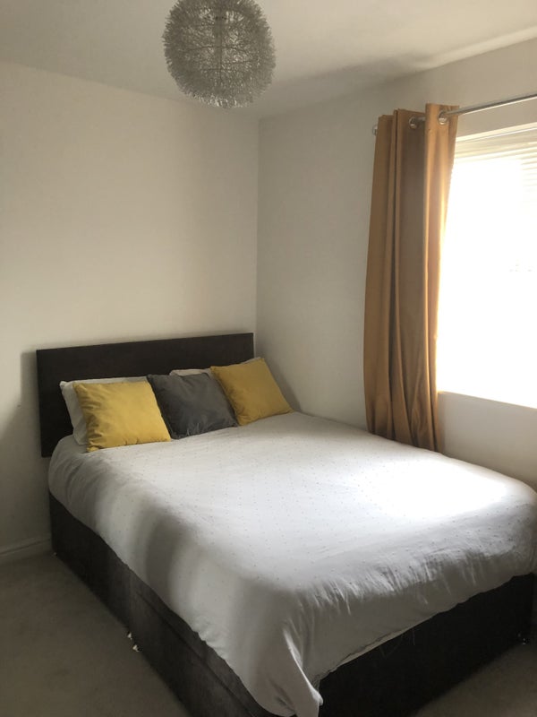 Photo 1: Room (Yours)