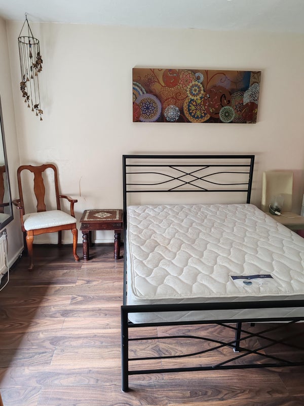 Photo 1: Large double room available in west green
