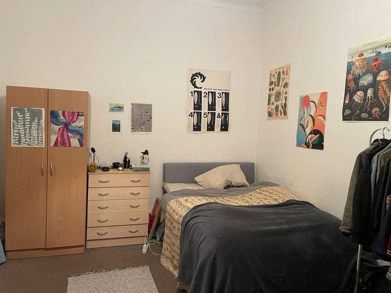 Photo 1: Bedroom for rent