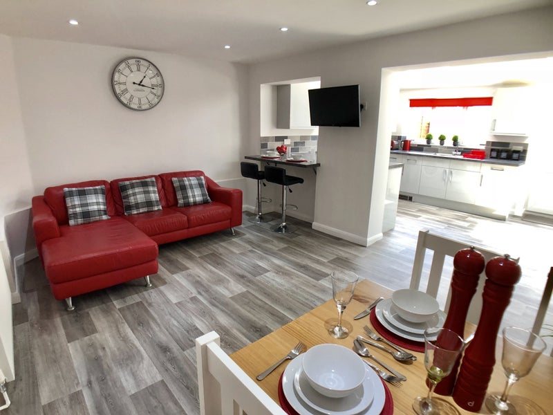 Photo 1: Spacious open plan living