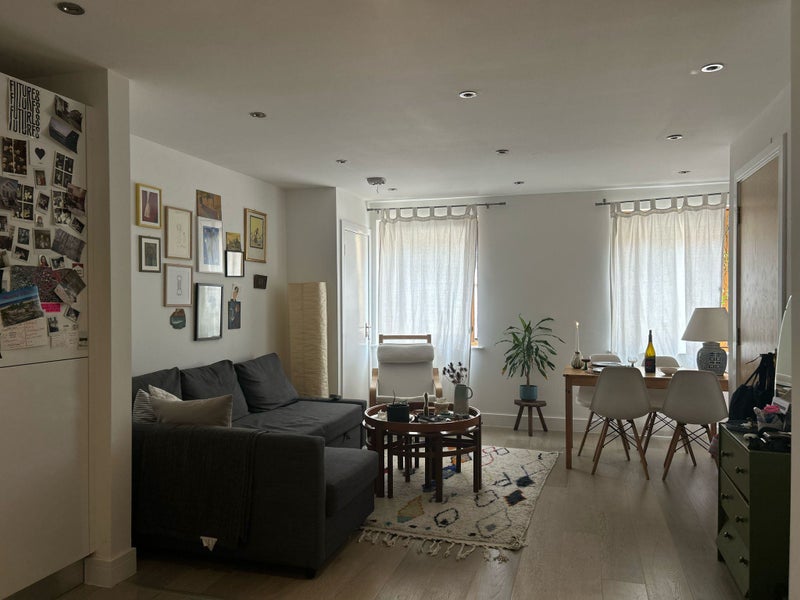 Photo 1: living room