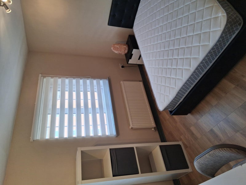 Photo 1: Large double