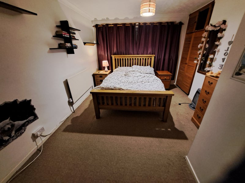 Photo 1: Large double room available