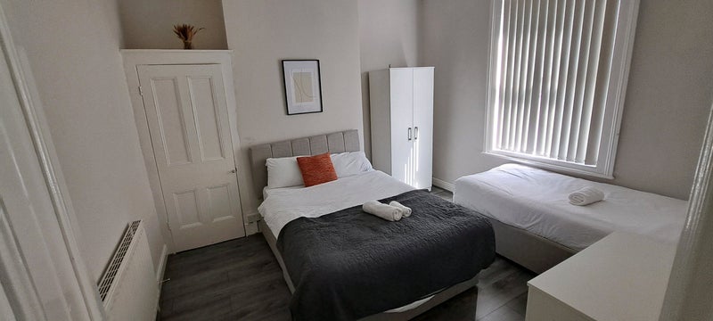 Photo 1: Double room