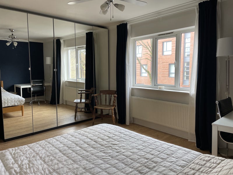 Photo 1: Main Bedroom for rent