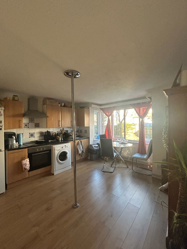 Photo 1: Kitchen/Living Room