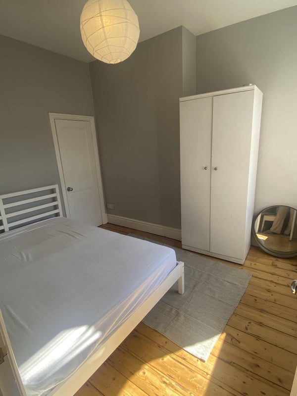 Photo 1: Double Bedroom