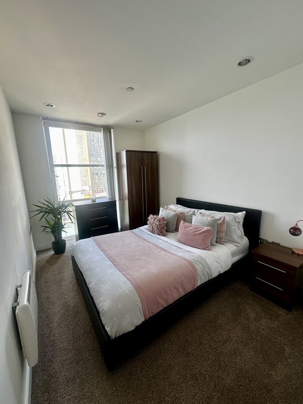 Photo 1: Room (Yours)