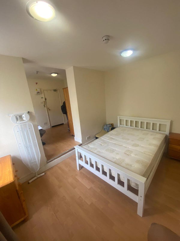 Photo 1: One bedroom