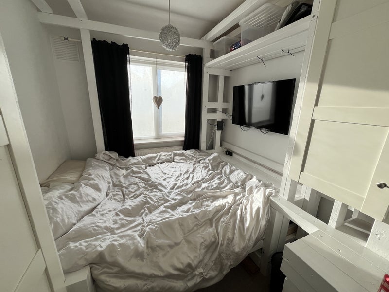 Photo 1: Single Room with Double Bed