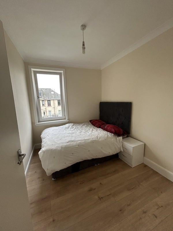 Photo 1: Room (Yours)